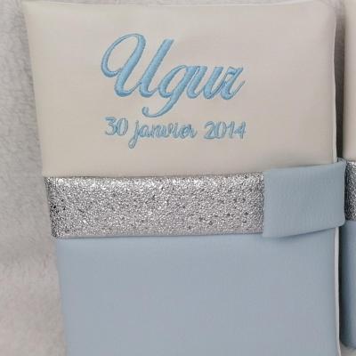 Protège carnet simili blanc bleu ciel argent