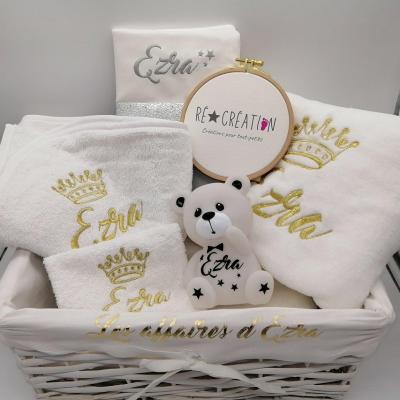 Coffret naissance blanc plaid - cape de bain - veilleuse - carnet