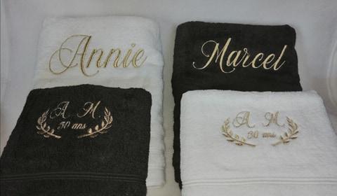 Serviette de toilette sortie de bain personnalise brode